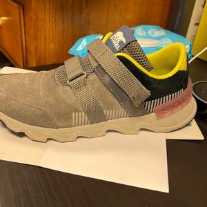 Sorel Kinetic lite strap walking running sneaker, Women’s 9.5